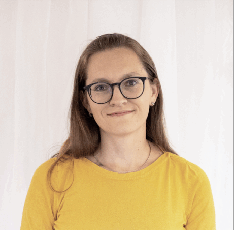 Kongres_Mozek_a_Smysly_Snoezelen Principy a souvislosti, které ovlivňují pozornost, paměť, stres a schopnost regenerace. Naučte se lépe rozumět vnímání dětí s ADHD, problémy s pozorností a specifickými potřebami, podporují relaxaci a pomáhají zvládnout problémové chování. Vhodné pro: učitele, pedagogy, asistenty pedagoga, poradenské pracovníky, aktivizační pracovníky a terapeuty. Odbornou garantkou je Dagmar Mega, certifikovaná lektorka MSE-snoezelen s mezinárodní působností. www.mozekasmysly.cz